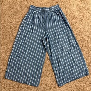 Love Culture Pants Women size Large Blue White Striped Pleated Wide Leg Trousers